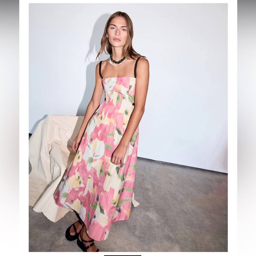 Tavia Dress